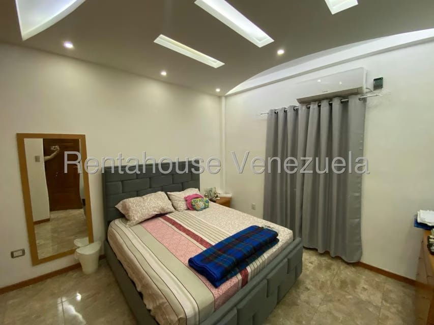 Casa (Multipes Niveles) en Venta en Santa Monica, Distrito Metropolitano - 26
