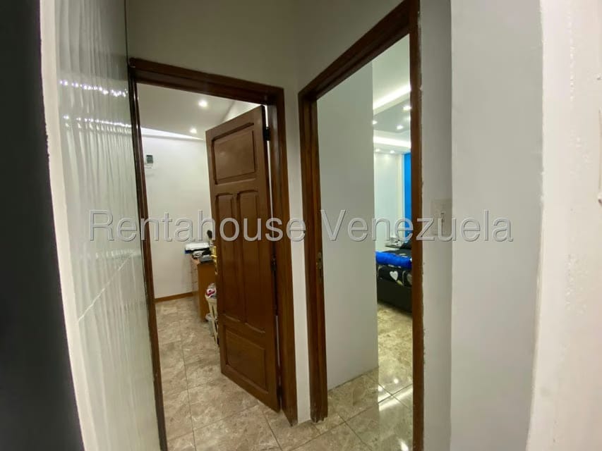 Casa (Multipes Niveles) en Venta en Santa Monica, Distrito Metropolitano - 30