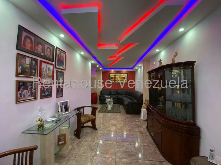 Casa (Multipes Niveles) en Venta en Santa Monica, Distrito Metropolitano - 7