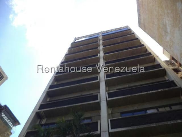 Comercial (Oficina) en Alquiler en Los Dos Caminos, Distrito Metropolitano