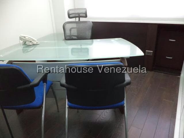 Comercial (Oficina) en Alquiler en Los Dos Caminos, Distrito Metropolitano - 2