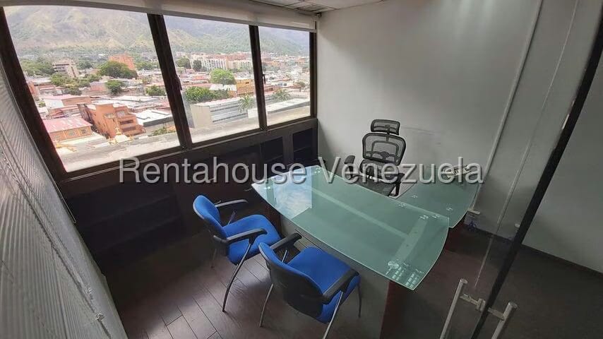Comercial (Oficina) en Alquiler en Los Dos Caminos, Distrito Metropolitano - 16