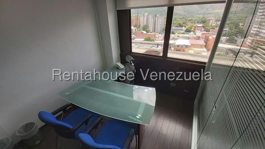 Comercial (Oficina) en Alquiler en Los Dos Caminos, Distrito Metropolitano - 17