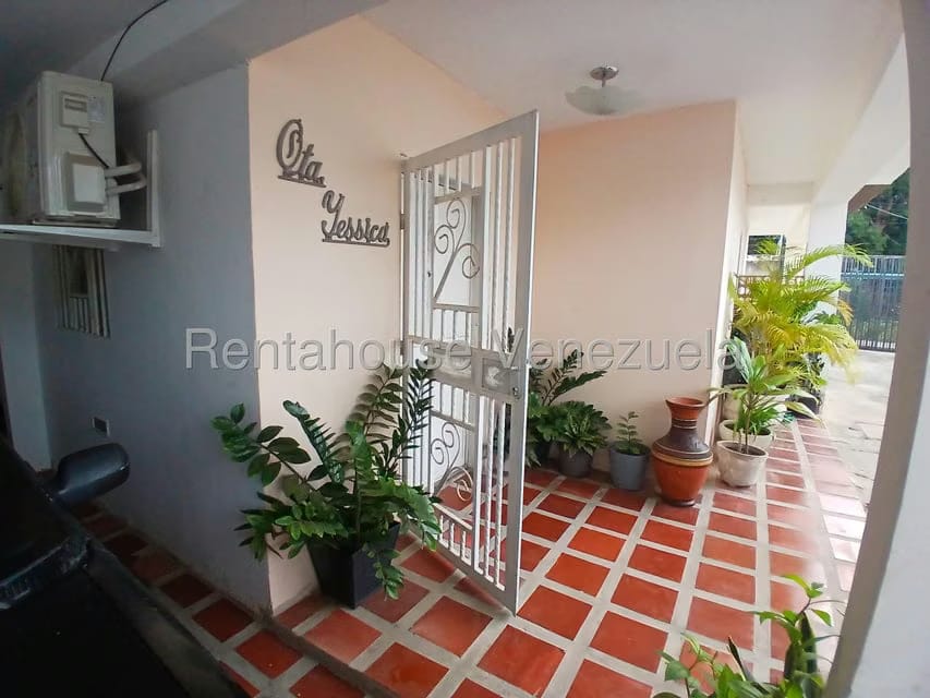 Townhouse (Duplex) en Venta en Avenida 34, Zulia