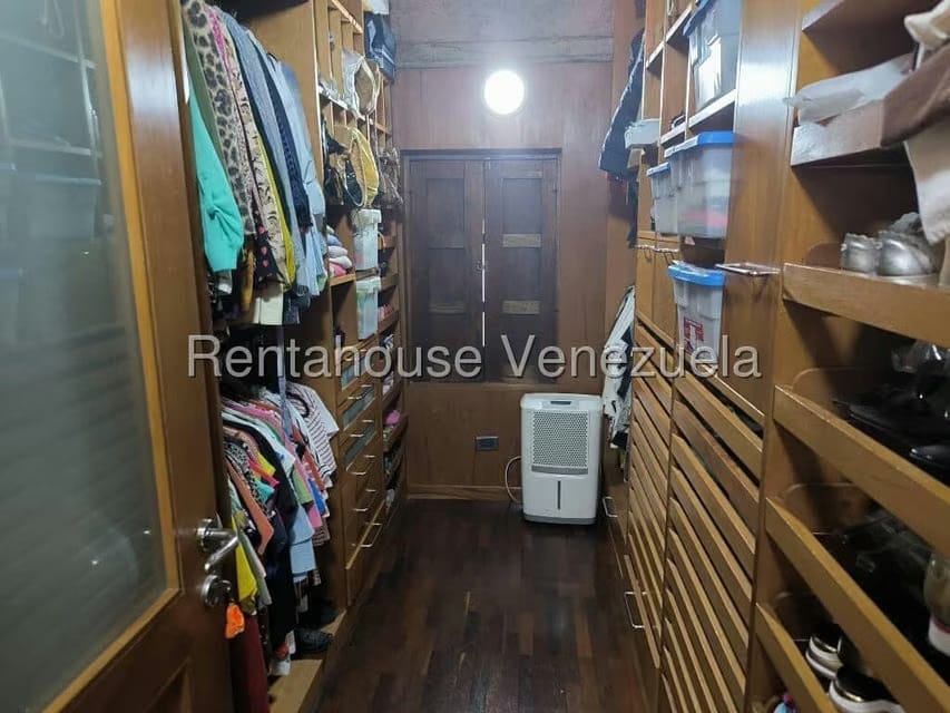 Casa (1 Nivel) en Venta en Lomas de La Lagunita, Distrito Metropolitano - 39