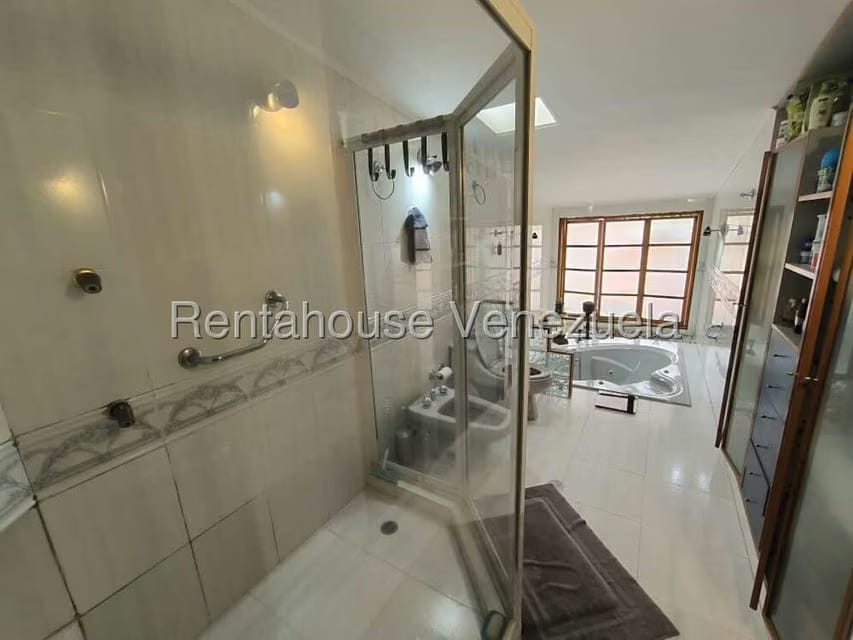 Casa (1 Nivel) en Venta en Lomas de La Lagunita, Distrito Metropolitano - 40