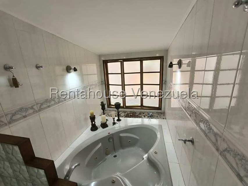 Casa (1 Nivel) en Venta en Lomas de La Lagunita, Distrito Metropolitano - 44