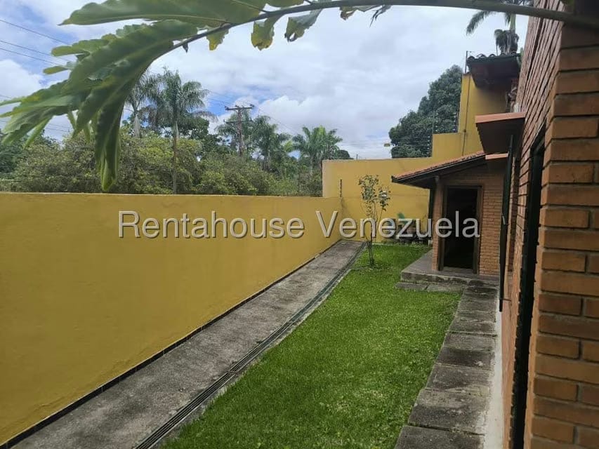 Casa (1 Nivel) en Venta en Lomas de La Lagunita, Distrito Metropolitano - 52
