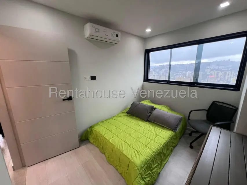 Apartamento (Penthouse) en Venta en La Florida, Distrito Metropolitano - 13