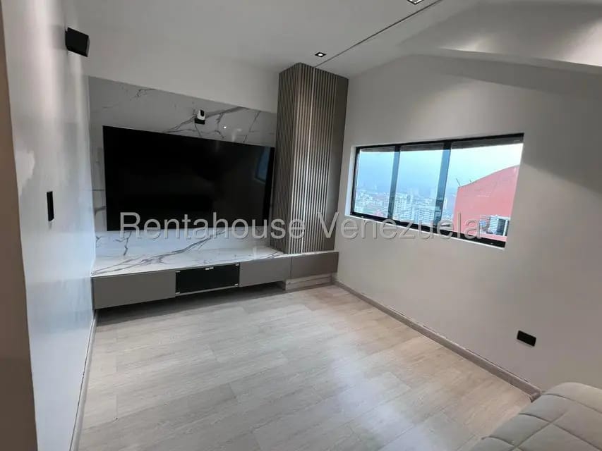 Apartamento (Penthouse) en Venta en La Florida, Distrito Metropolitano - 16