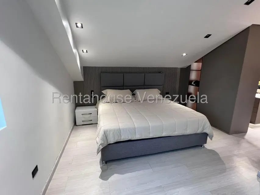 Apartamento (Penthouse) en Venta en La Florida, Distrito Metropolitano - 17