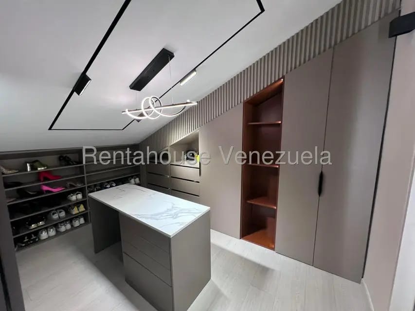Apartamento (Penthouse) en Venta en La Florida, Distrito Metropolitano - 18