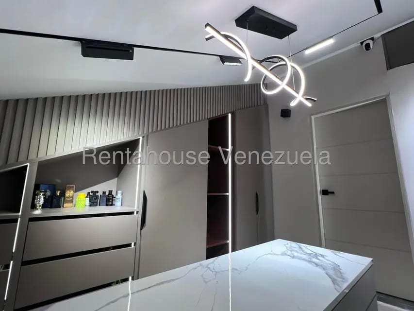 Apartamento (Penthouse) en Venta en La Florida, Distrito Metropolitano - 19