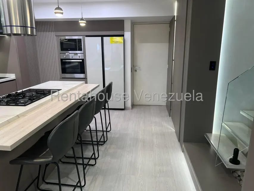 Apartamento (Penthouse) en Venta en La Florida, Distrito Metropolitano - 3