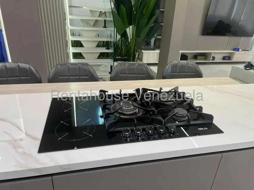 Apartamento (Penthouse) en Venta en La Florida, Distrito Metropolitano - 4