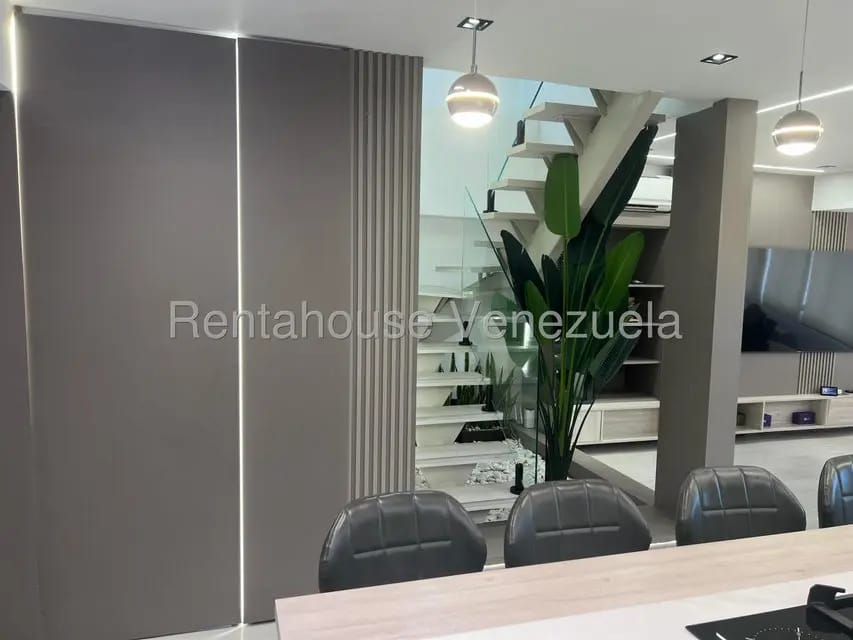 Apartamento (Penthouse) en Venta en La Florida, Distrito Metropolitano - 8
