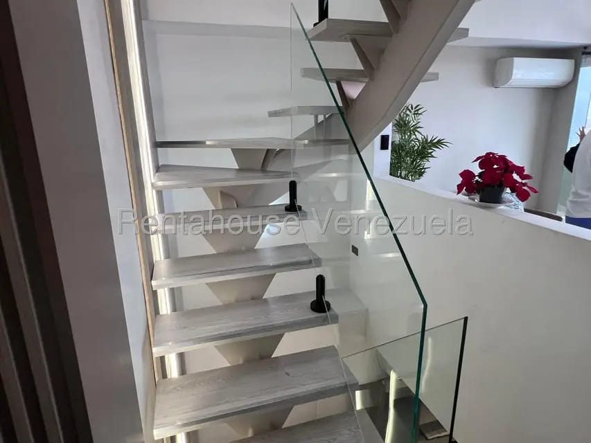 Apartamento (Penthouse) en Venta en La Florida, Distrito Metropolitano - 10