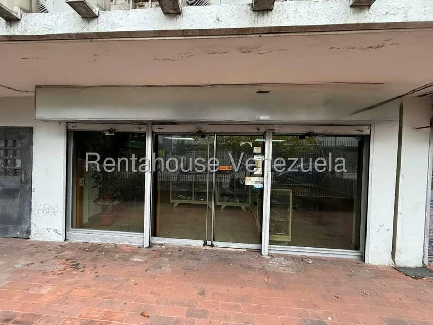 Comercial (Local Comercial) en Venta en Santa Eduvigis, Distrito Metropolitano - 2
