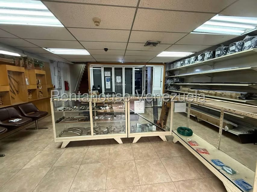 Comercial (Local Comercial) en Venta en Santa Eduvigis, Distrito Metropolitano - 11