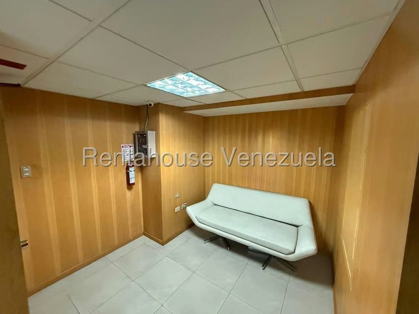 Comercial (Local Comercial) en Venta en Santa Eduvigis, Distrito Metropolitano - 23