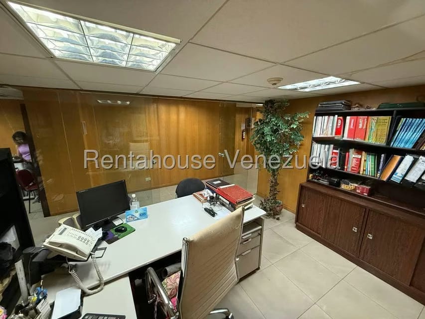 Comercial (Local Comercial) en Venta en Santa Eduvigis, Distrito Metropolitano - 25