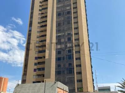 Lujoso apartamento en venta en Residencias la Alcazaba 500 m². 4 habitacione