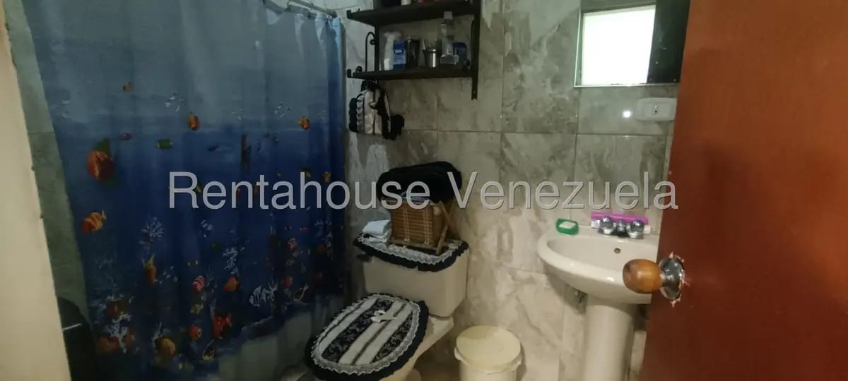 Casa (1 Nivel) en Alquiler en Santa Monica, Distrito Metropolitano - 17
