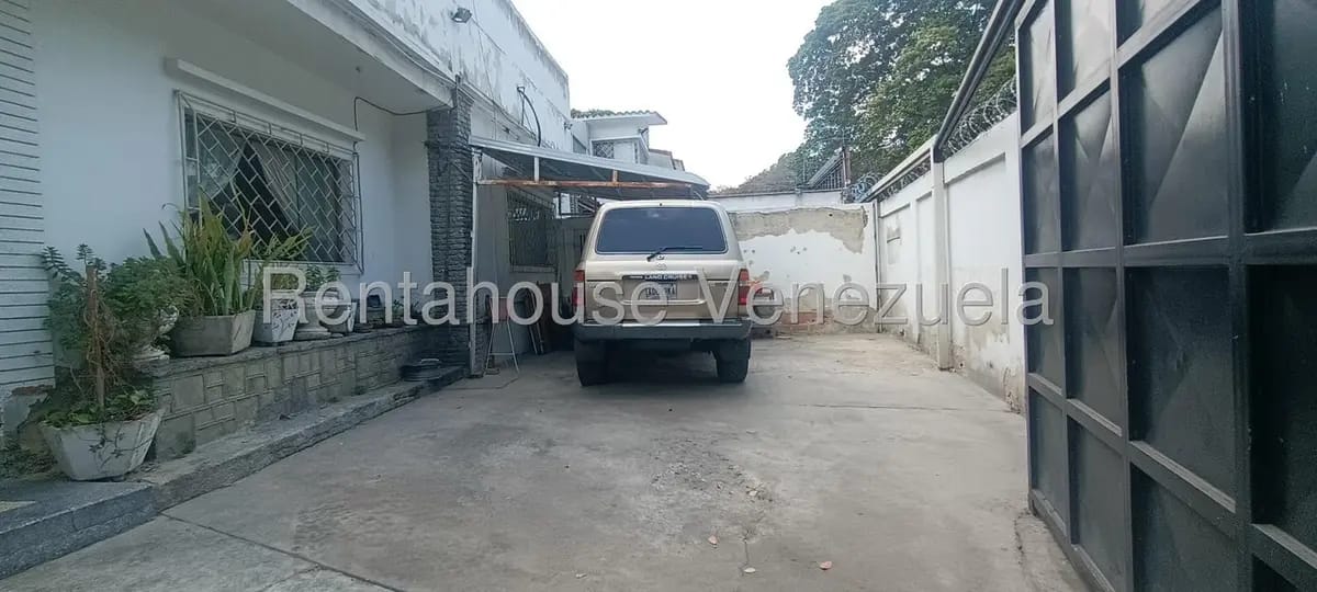 Casa (1 Nivel) en Alquiler en Santa Monica, Distrito Metropolitano - 22