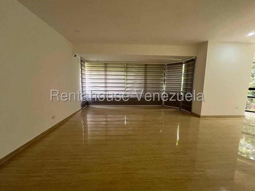 Apartamento (1 Nivel) en Alquiler en Campo Alegre, Distrito Metropolitano - 4