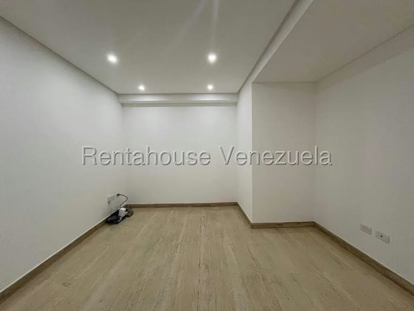 Apartamento (1 Nivel) en Alquiler en Campo Alegre, Distrito Metropolitano - 38