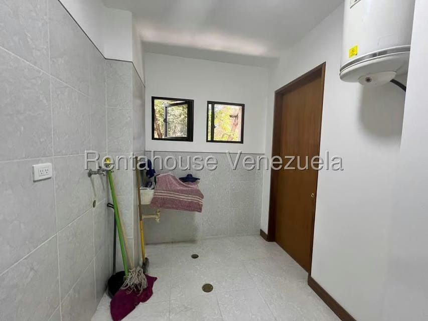 Apartamento (1 Nivel) en Alquiler en Campo Alegre, Distrito Metropolitano - 39