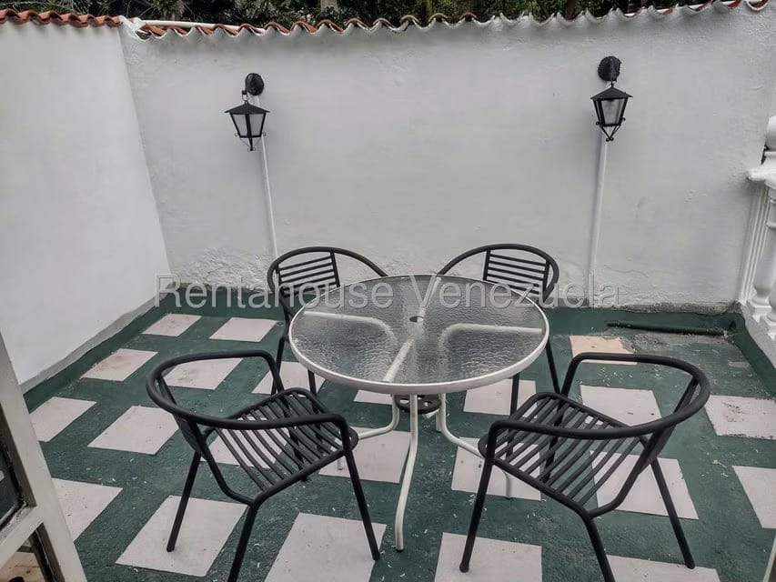 Apartamento (1 Nivel) en Alquiler en Prados del Este, Distrito Metropolitano - 13