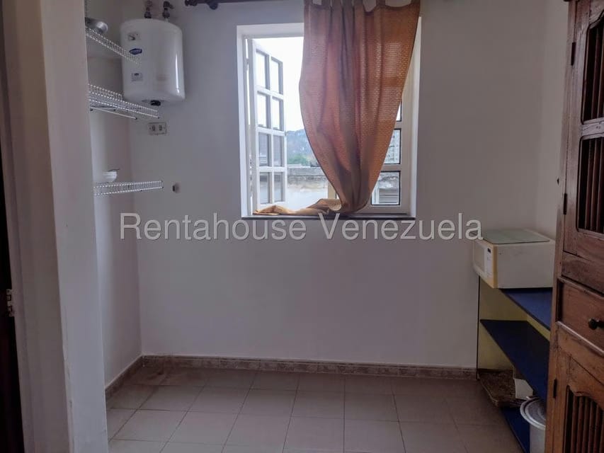 Apartamento (1 Nivel) en Alquiler en Prados del Este, Distrito Metropolitano - 18