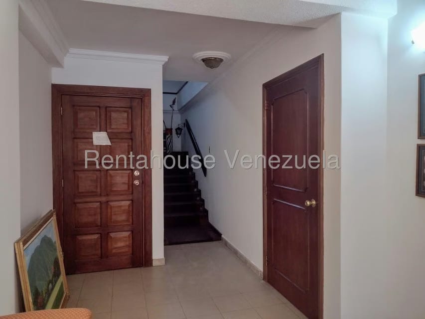 Apartamento (1 Nivel) en Alquiler en Prados del Este, Distrito Metropolitano - 3