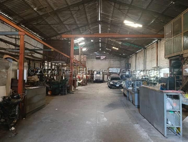 Comercial (Galpon - Deposito) en Venta en Catia, Distrito Metropolitano - 2