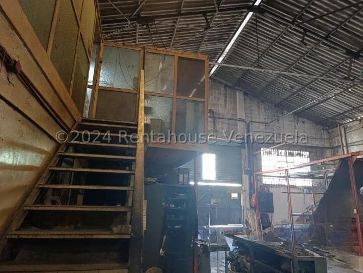 Comercial (Galpon - Deposito) en Venta en Catia, Distrito Metropolitano - 11