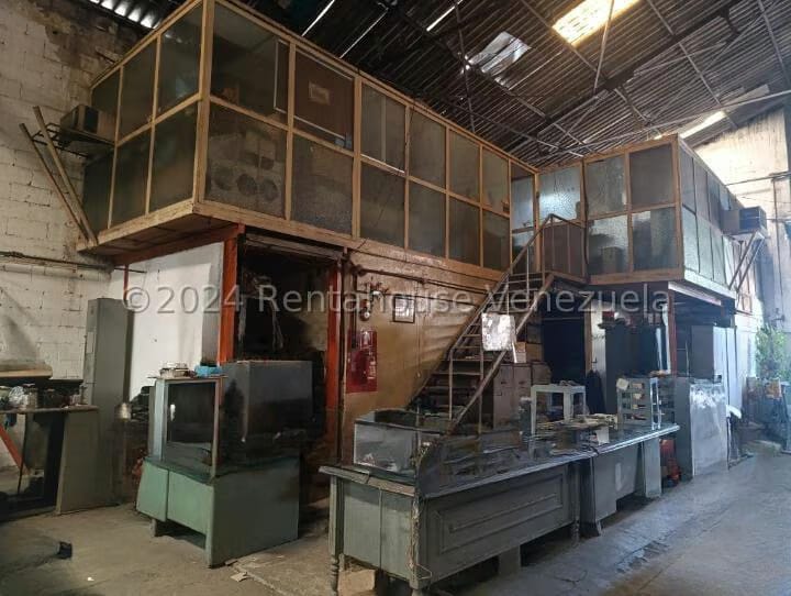 Comercial (Galpon - Deposito) en Venta en Catia, Distrito Metropolitano - 12