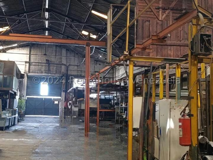 Comercial (Galpon - Deposito) en Venta en Catia, Distrito Metropolitano - 4