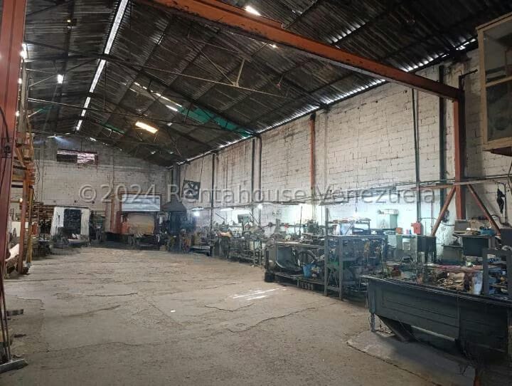 Comercial (Galpon - Deposito) en Venta en Catia, Distrito Metropolitano - 8