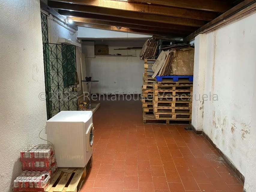 Comercial (Local Comercial) en Venta en Los Chaguaramos, Distrito Metropolitano - 11