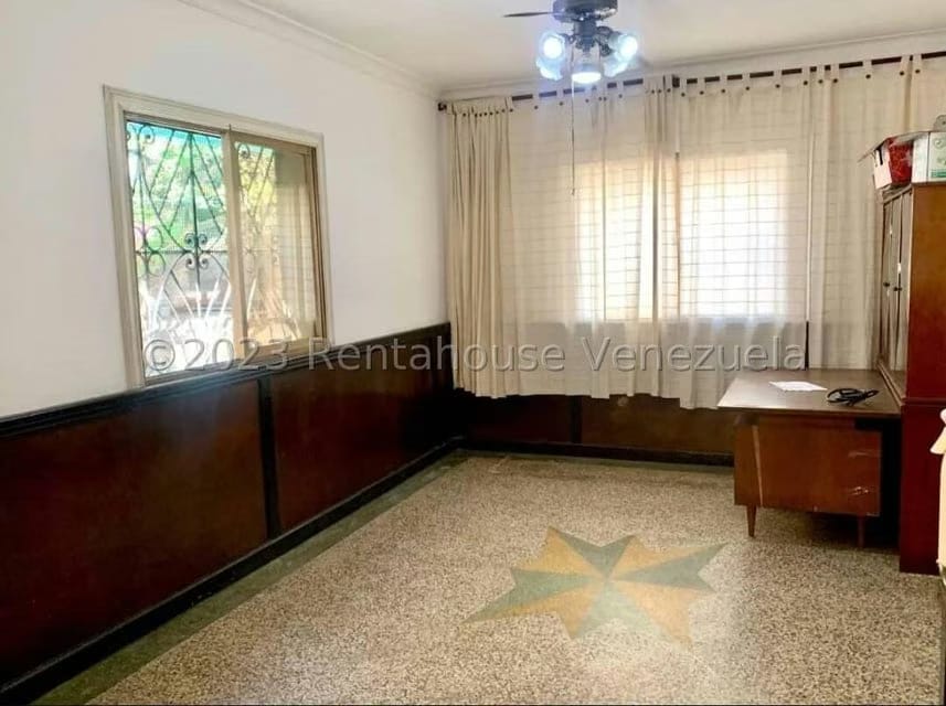 Comercial (Local Comercial) en Venta en Los Chaguaramos, Distrito Metropolitano - 4