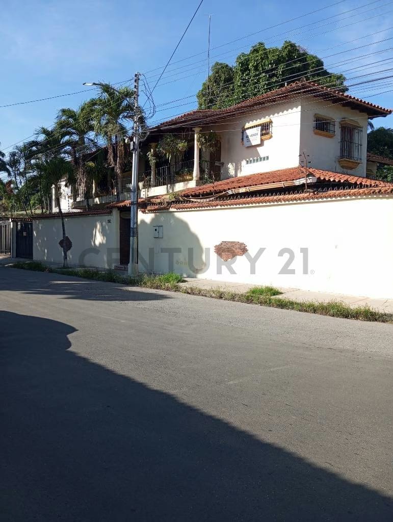 Casa En Venta En La Urbanización La Coromoto Maracay - 3