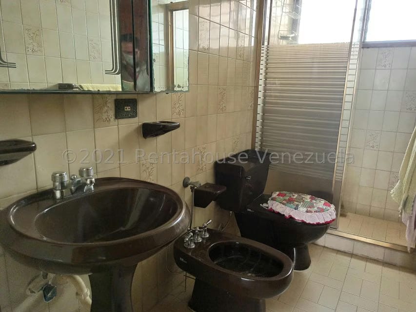 Casa (Duplex) en Venta en Los Naranjos del Cafetal, Distrito Metropolitano - 25
