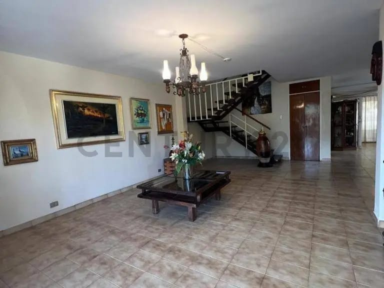 Venta de Hermosa Casa de Oportunidad en la Trinidad - 3