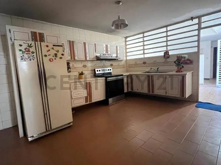 Venta de Hermosa Casa de Oportunidad en la Trinidad - 6