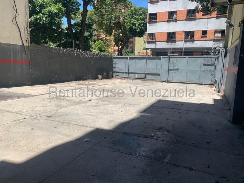 Comercial (Galpon - Deposito) en Alquiler en Sabana Grande, Distrito Metropolitano - 3