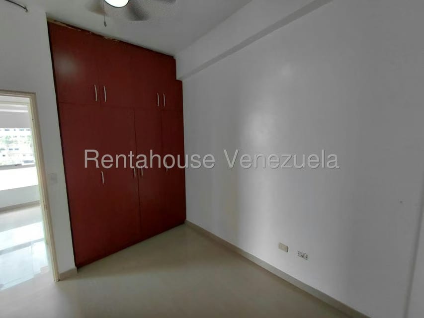 Apartamento (1 Nivel) en Alquiler en Miravila, Distrito Metropolitano - 11