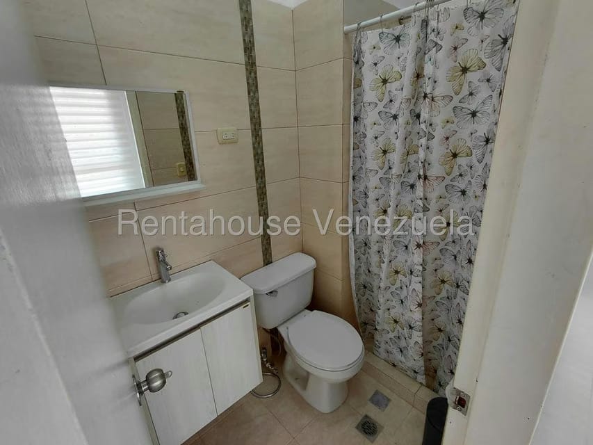 Apartamento (1 Nivel) en Alquiler en Miravila, Distrito Metropolitano - 13
