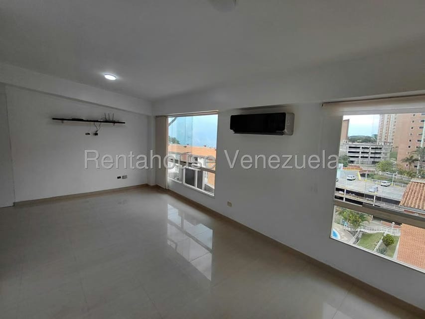 Apartamento (1 Nivel) en Alquiler en Miravila, Distrito Metropolitano - 4