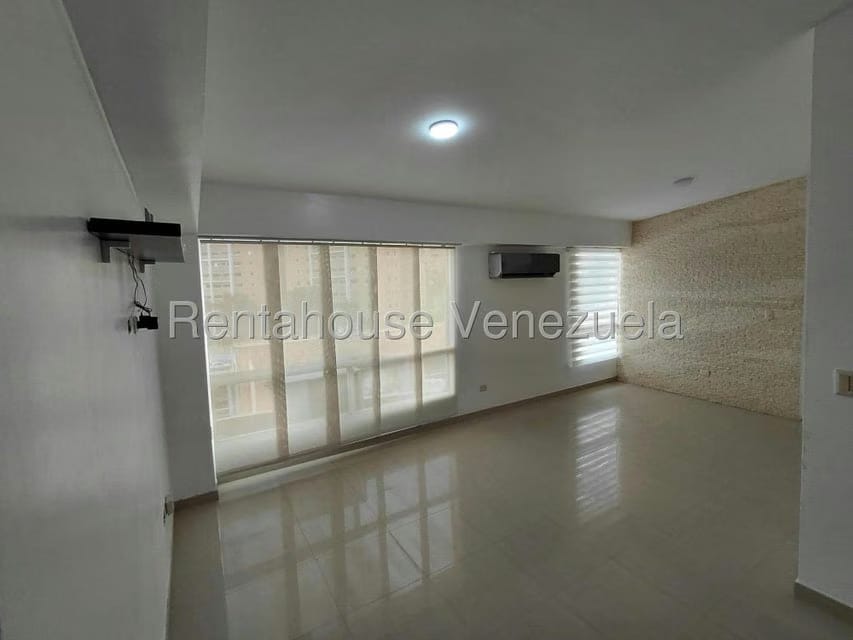 Apartamento (1 Nivel) en Alquiler en Miravila, Distrito Metropolitano - 6